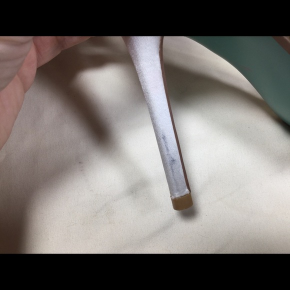 Betsey Johnson Moxie White Satin Rhinestone Clear - Picture 12 of 14